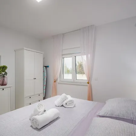 Shaula 1 Villa