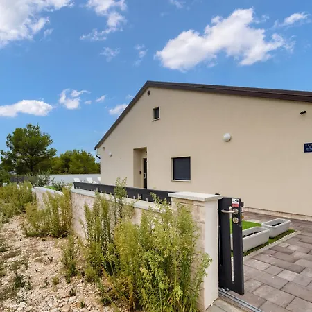Villa Shaula 1