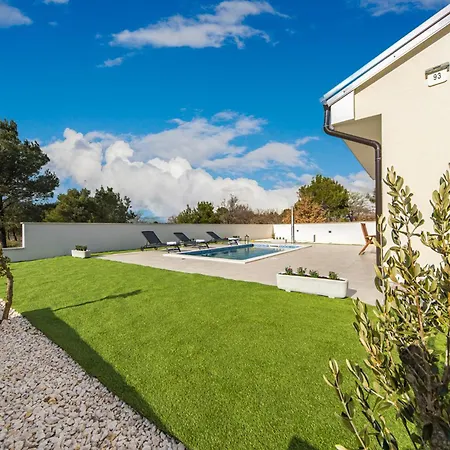 Shaula 1 Villa