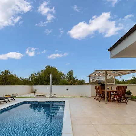 Shaula 1 Villa Bilice